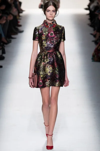 Look 25